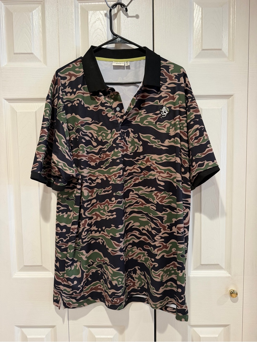 Men's Camo Short-Sleeve Polo with Skull Patch - Black/Green/Brown